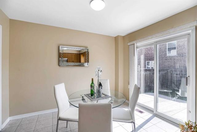 27 Amethyst Circ, House semidetached with 3 bedrooms, 3 bathrooms and 3 parking in Brampton ON | Image 5