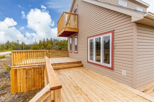 Front Deck and Juliet balcony facing Lake Huron. | Image 29