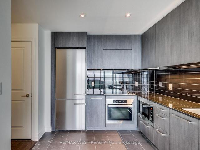 4407 - 8 The Esplanade Ave, Condo with 2 bedrooms, 2 bathrooms and 1 parking in Toronto ON | Image 20