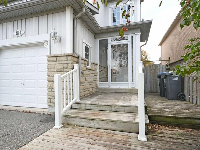 811 Avocado Cres, House attached with 3 bedrooms, 3 bathrooms and 3 parking in Mississauga ON | Image 23