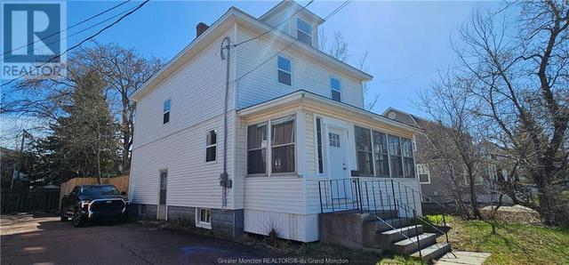 421 High St, House detached with 4 bedrooms, 2 bathrooms and null parking in Moncton NB | Image 1