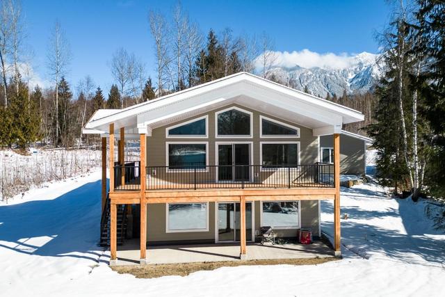 441 Galena Shores Drive, House detached with 5 bedrooms, 3 bathrooms and null parking in Columbia Shuswap B BC | Image 31