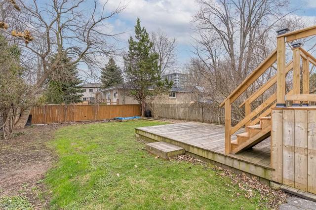 2402 Belyea St, House semidetached with 3 bedrooms, 3 bathrooms and 6 parking in Oakville ON | Image 29