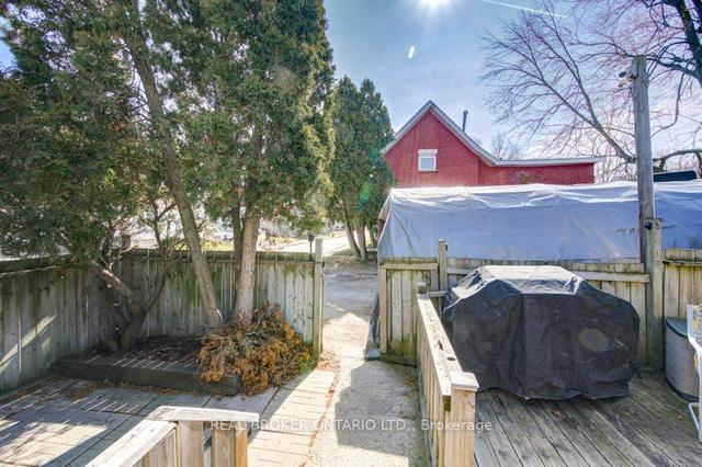 200 Park St, House detached with 3 bedrooms, 1 bathrooms and 2 parking in Chatham Kent ON | Image 32