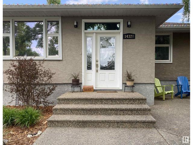 14328 97a Av Nw, House detached with 5 bedrooms, 2 bathrooms and 4 parking in Edmonton AB | Image 2