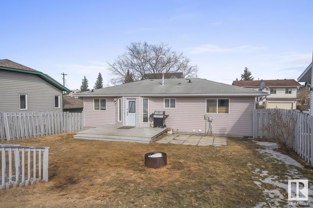 1003 11 St, House detached with 4 bedrooms, 3 bathrooms and null parking in Cold Lake AB | Image 28