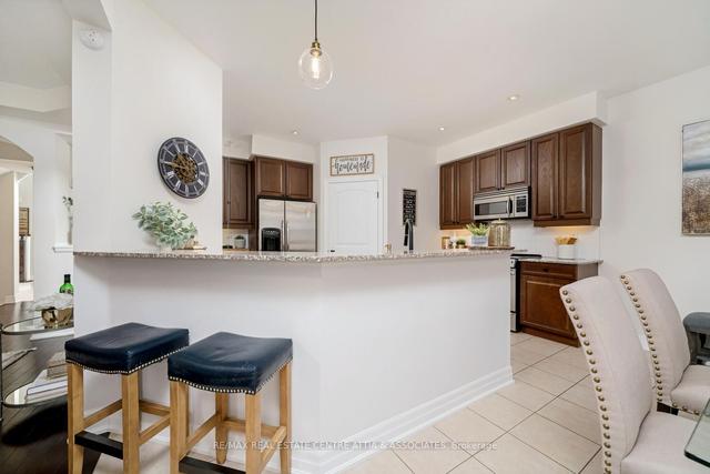 263 Holloway Terr, House detached with 3 bedrooms, 4 bathrooms and 4 parking in Milton ON | Image 5