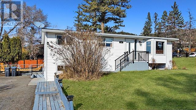 345 Patenaude Drive, House detached with 4 bedrooms, 2 bathrooms and null parking in Williams Lake BC | Image 1
