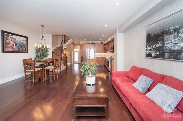 248 Stedman Street, Townhouse with 3 bedrooms, 3 bathrooms and 3 parking in Ottawa ON | Image 6