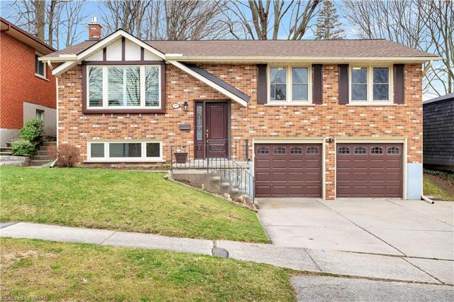 107 Sandsprings Crescent, House detached with 4 bedrooms, 2 bathrooms and 5 parking in Kitchener ON | Image 1