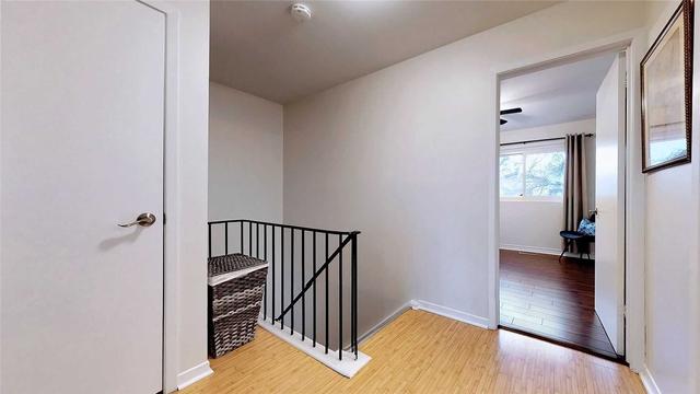 unit 2 - 2315 Bromsgrove Rd, Townhouse with 3 bedrooms, 2 bathrooms and 2 parking in Mississauga ON | Image 10