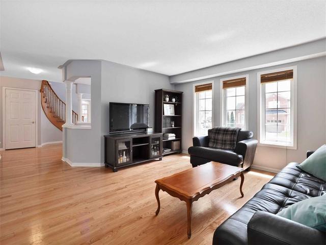 12 Vanier St, House detached with 4 bedrooms, 4 bathrooms and 4 parking in Whitby ON | Image 26