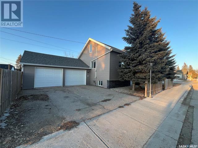 703 7th Street, House detached with 3 bedrooms, 1 bathrooms and null parking in Humboldt SK | Image 3