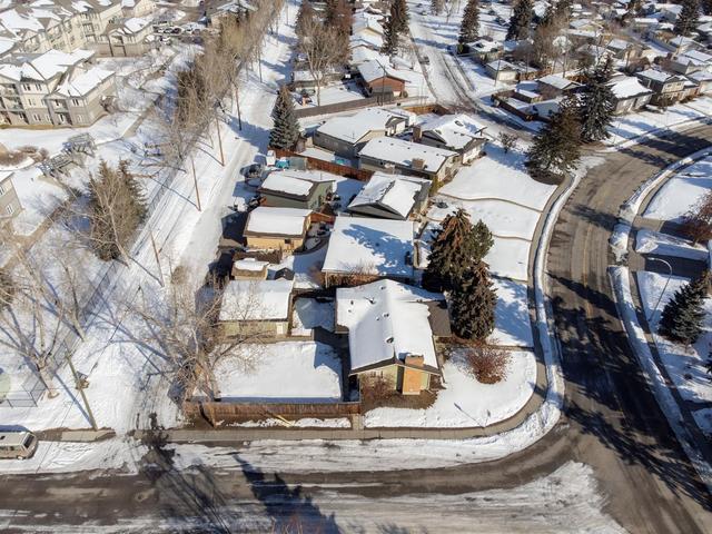 304 Lake Bonavista Drive Se, House detached with 4 bedrooms, 2 bathrooms and 2 parking in Calgary AB | Image 19