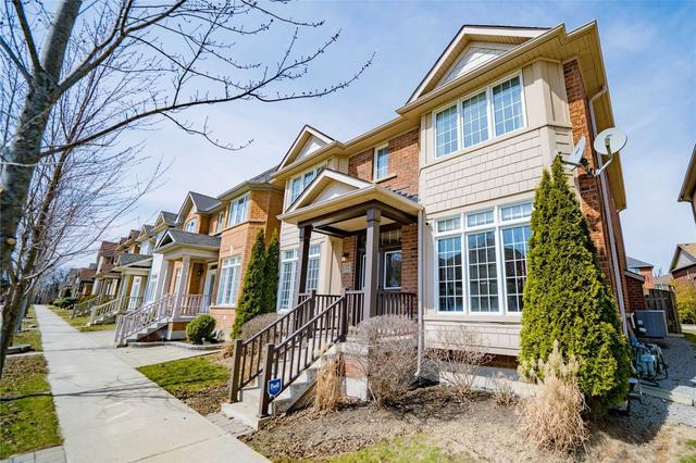 32 Hosta Ave, House detached with 4 bedrooms, 5 bathrooms and 4 parking in Markham ON | Image 1