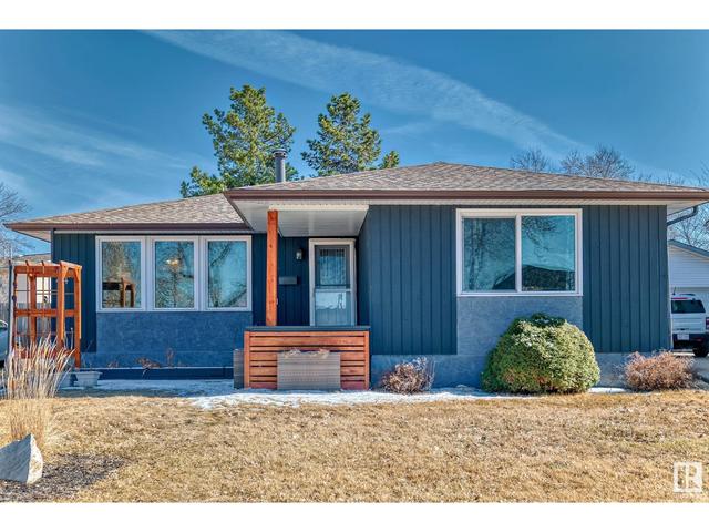 74 Akins Dr, House detached with 3 bedrooms, 2 bathrooms and 3 parking in St. Albert AB | Image 1