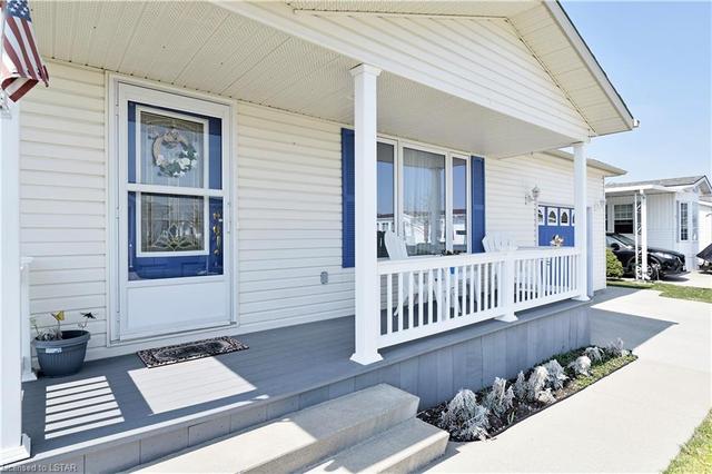 17 - 5700 Blackwell Side Road, House detached with 2 bedrooms, 2 bathrooms and null parking in Sarnia ON | Image 2