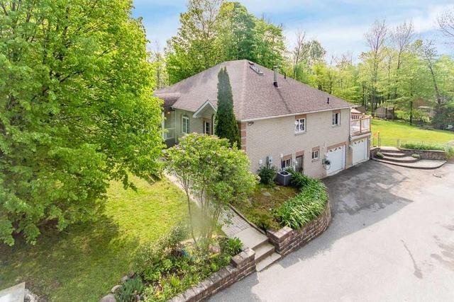 12 Mariposa Cres, House detached with 4 bedrooms, 3 bathrooms and 12 parking in Oro Medonte ON | Image 2