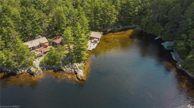 890 Mazinaw Lake, House detached with 2 bedrooms, 1 bathrooms and null parking in North Frontenac ON | Image 8