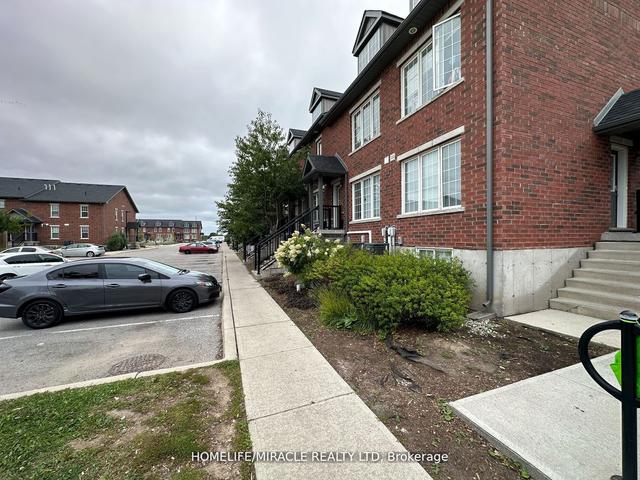 8 - 244 Penetanguishene Rd, Townhouse with 4 bedrooms, 4 bathrooms and 1 parking in Barrie ON | Image 4