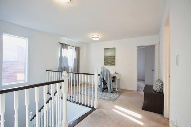 3347 Covent Cres, House semidetached with 3 bedrooms, 4 bathrooms and 3 parking in Mississauga ON | Image 11