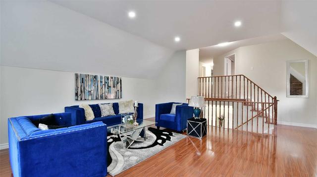 16 Coles Ave, House detached with 4 bedrooms, 4 bathrooms and 6 parking in Ajax ON | Image 8