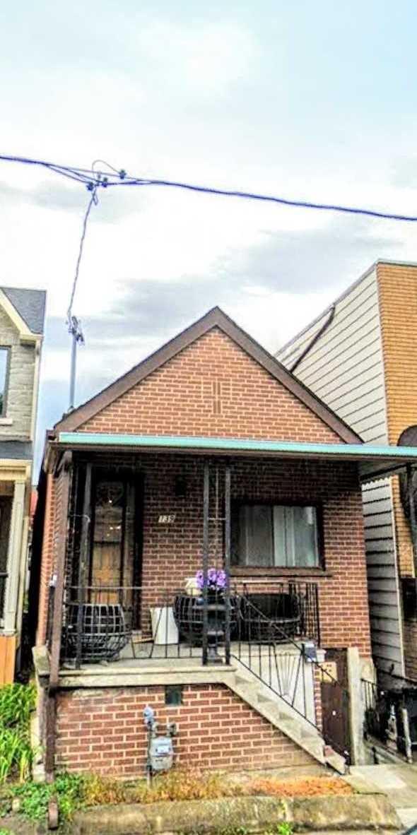 139 Christie St, House detached with 2 bedrooms, 1 bathrooms and 1 parking in Toronto ON | Image 1