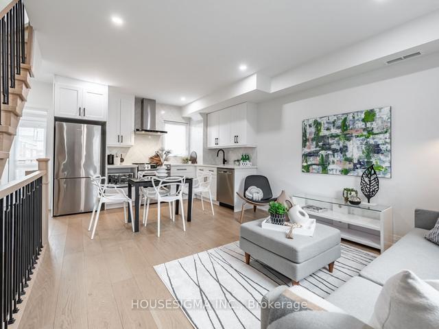 11 Via Italia, House detached with 2 bedrooms, 2 bathrooms and 1 parking in Toronto ON | Image 27