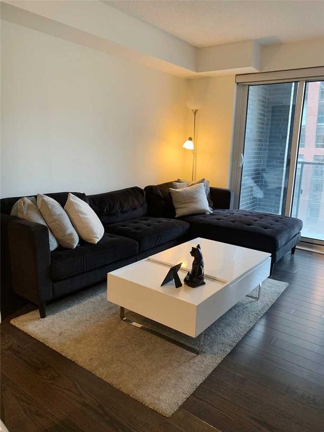 713 - 295 Adelaide St W, Condo with 2 bedrooms, 2 bathrooms and 1 parking in Toronto ON | Image 3