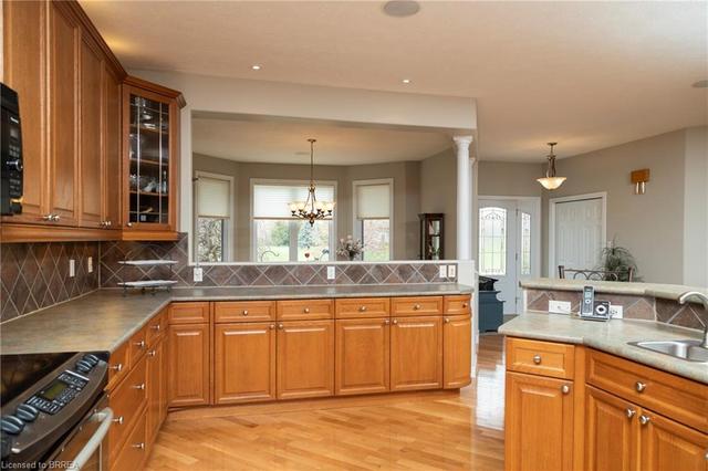 4 Orchard Crescent, House detached with 4 bedrooms, 3 bathrooms and 9 parking in Brant ON | Image 9