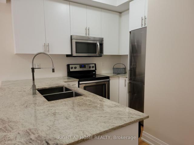 16 - 11 Eldora Ave, Townhouse with 2 bedrooms, 2 bathrooms and 1 parking in Toronto ON | Image 4