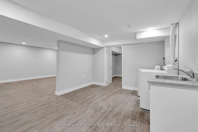 183 Sekura St, House detached with 3 bedrooms, 1 bathrooms and 4 parking in Cambridge ON | Image 17