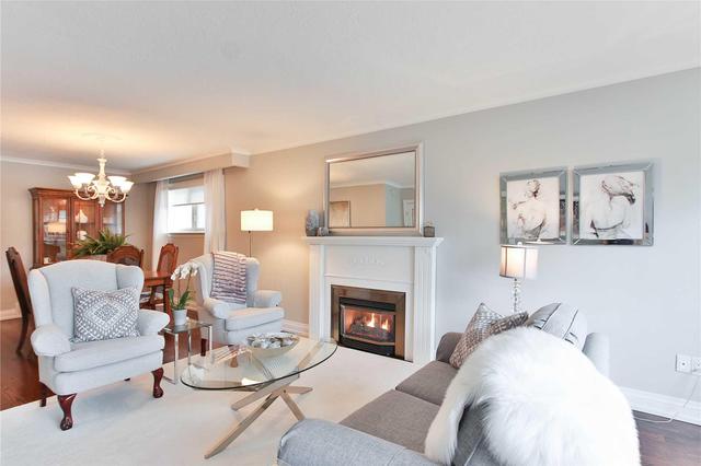 51 Sawley Dr, House detached with 3 bedrooms, 3 bathrooms and 2 parking in Toronto ON | Image 4