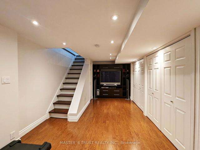 172 Fairlawn Ave, House semidetached with 2 bedrooms, 3 bathrooms and 1 parking in Toronto ON | Image 20