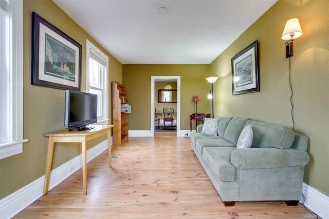 22 Parry Sound Rd, House detached with 5 bedrooms, 2 bathrooms and 4 parking in Parry Sound ON | Image 4