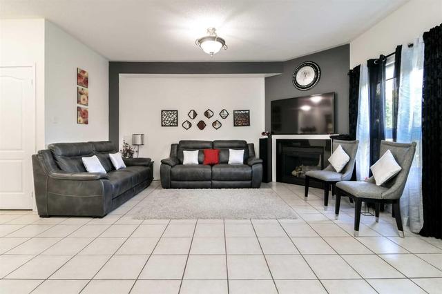 1244 Mcmullen Cres, House detached with 4 bedrooms, 4 bathrooms and 2 parking in Milton ON | Image 6