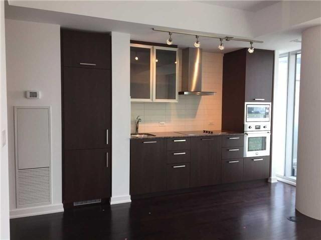 2408 - 14 York St, Condo with 2 bedrooms, 2 bathrooms and 1 parking in Toronto ON | Image 4