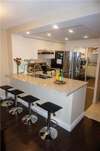 Sph 210 - 28 Hollywood Ave, Condo with 1 bedrooms, 1 bathrooms and 1 parking in Toronto ON | Image 8