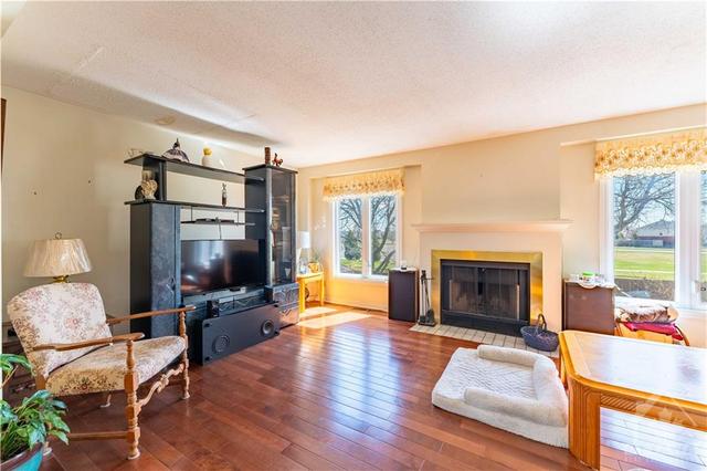 2045 Boake Street, Townhouse with 3 bedrooms, 3 bathrooms and 1 parking in Ottawa ON | Image 15