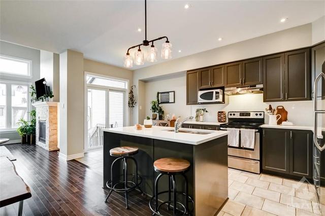 317 Livery Street, Townhouse with 3 bedrooms, 3 bathrooms and 2 parking in Ottawa ON | Image 9
