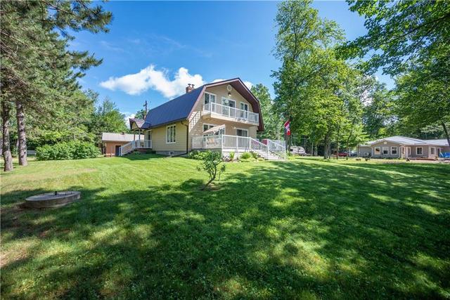 7827 Palmer Road, House detached with 3 bedrooms, 2 bathrooms and 5 parking in Madawaska Valley ON | Image 5
