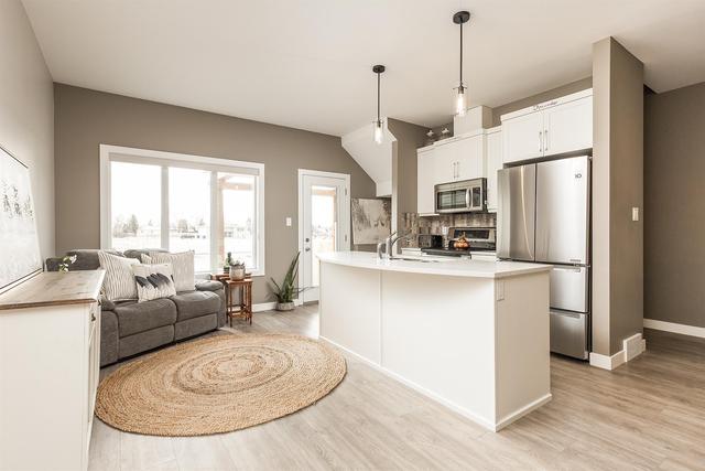 3 - 1576 Stafford Drive N, Home with 2 bedrooms, 3 bathrooms and 2 parking in Lethbridge AB | Image 5