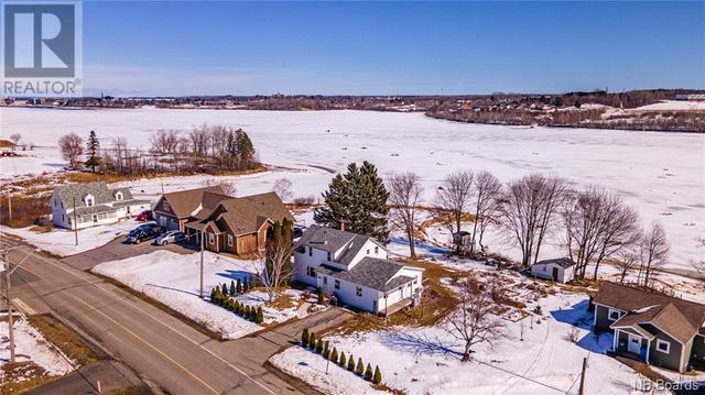 1635 Riverside Drive, House detached with 4 bedrooms, 2 bathrooms and null parking in Bathurst NB | Image 11