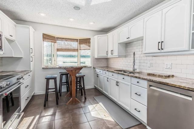 8011 Huntington Street Ne, House detached with 4 bedrooms, 2 bathrooms and 2 parking in Calgary AB | Image 10
