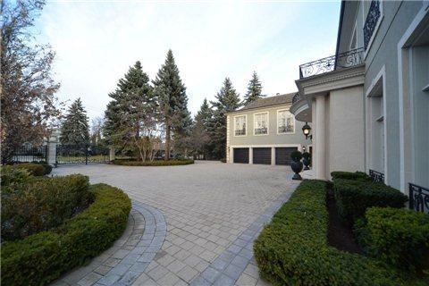 21 Old Colony Rd, House detached with 6 bedrooms, 10 bathrooms and 12 parking in Toronto ON | Image 3