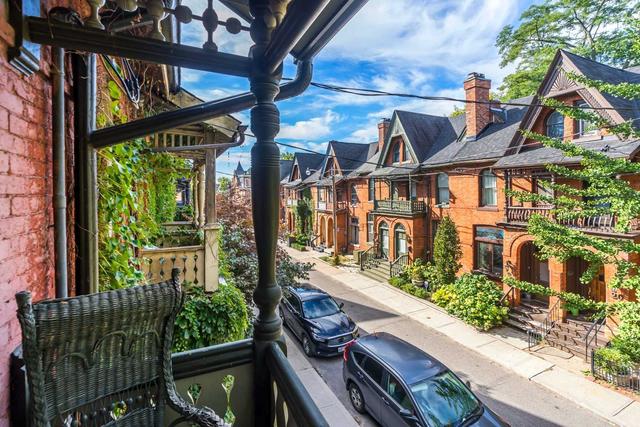 21 Laurier Ave, House attached with 3 bedrooms, 2 bathrooms and 0 parking in Toronto ON | Image 15