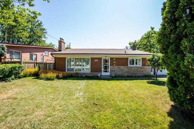 384 Pinegrove Rd, House detached with 3 bedrooms, 2 bathrooms and 2 parking in Oakville ON | Image 3