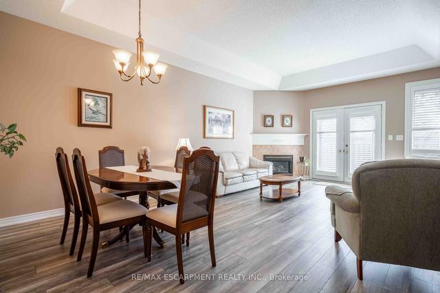 89 Sandollar Dr, Townhouse with 2 bedrooms, 2 bathrooms and 2 parking in Hamilton ON | Image 3
