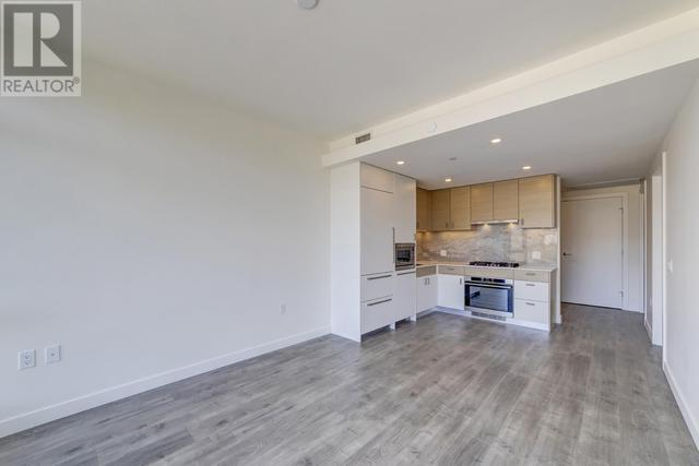 1601 - 200 Klahanie Court, Condo with 1 bedrooms, 1 bathrooms and 1 parking in West Vancouver BC | Image 5