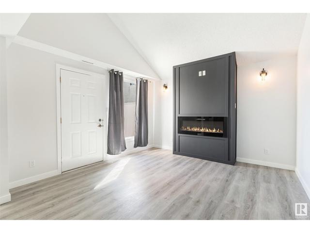 93 Lancaster Tc Nw, House attached with 3 bedrooms, 1 bathrooms and 1 parking in Edmonton AB | Image 5